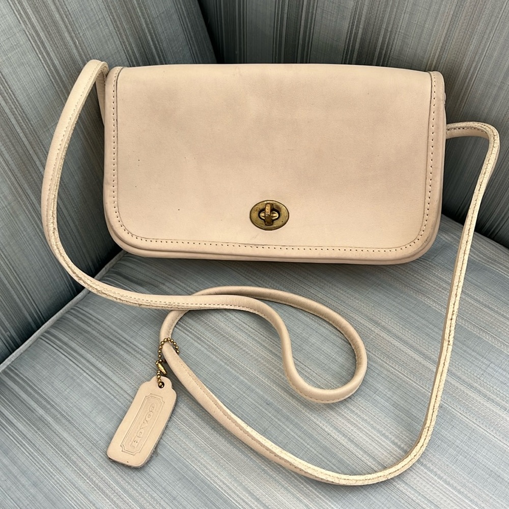 Vintage Coach "Dinky"  Crossbody in Bone